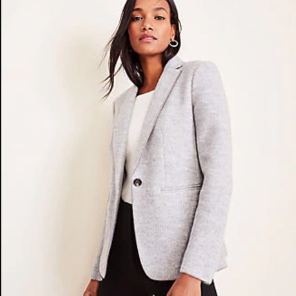 *SOLD* ANN TAYLOR The Petite Hutton Blazer - Picture 1 of 3
